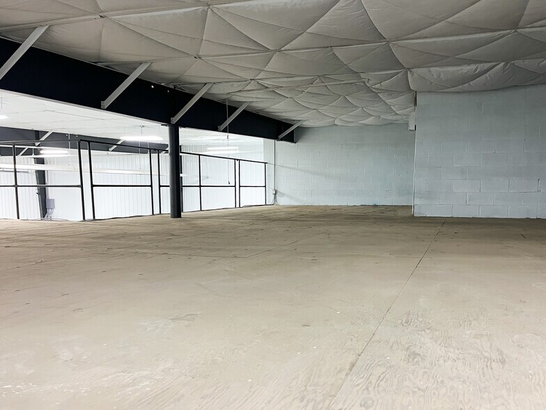 1940 Lone Eagle St, Columbus, OH à louer - Photo du bâtiment - Image 3 de 18