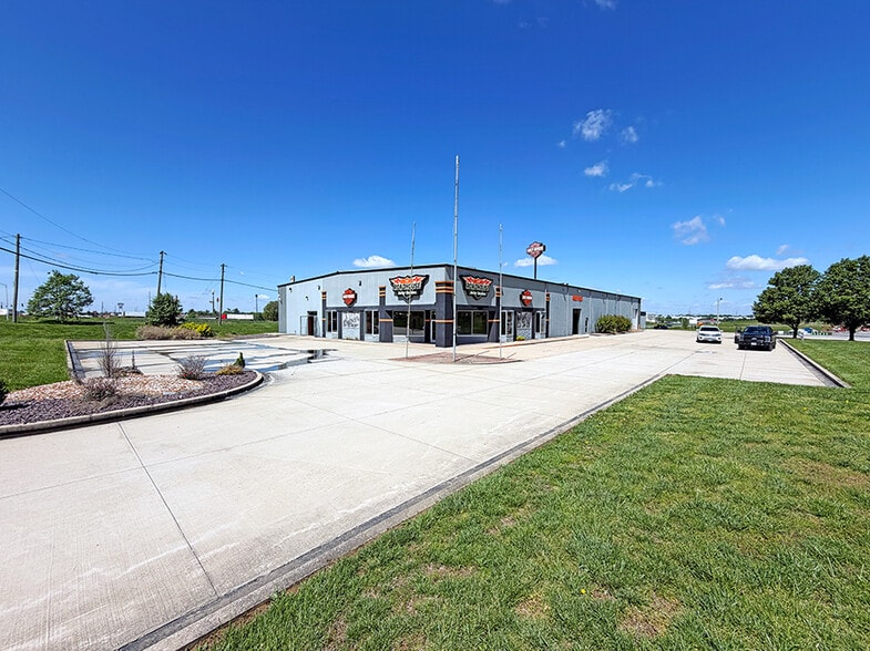 205 N 44th St, Mount Vernon, IL for lease - Building Photo - Image 3 of 27