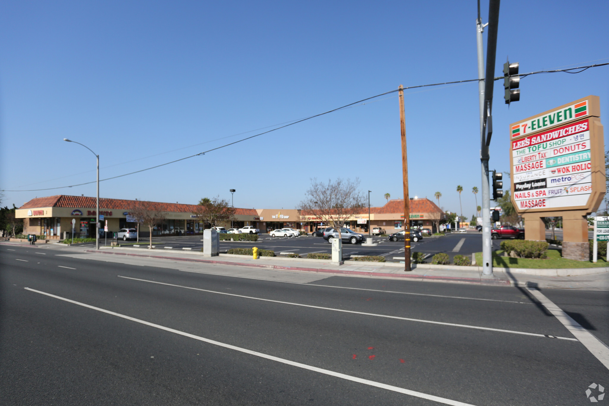 3000-3020 W Lincoln Ave, Anaheim, CA à louer Photo principale- Image 1 de 10