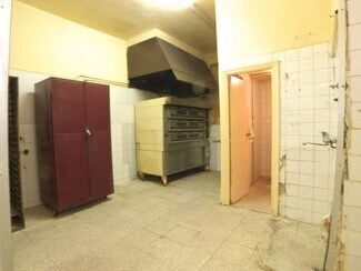 Plus de détails pour Multi-résidentiel à vendre