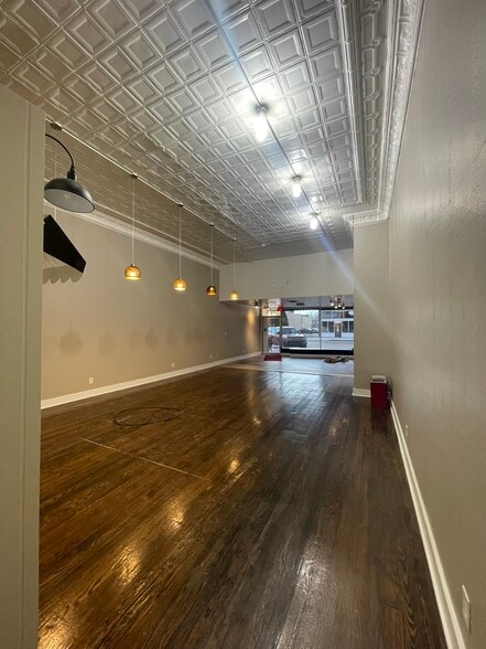 522 S Main St, Elkhart, IN for lease - Building Photo - Image 2 of 23