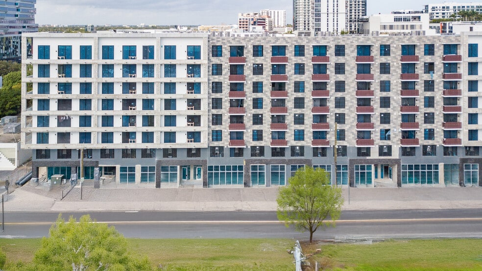 45 NE 27th St, Miami, FL à louer - Photo du bâtiment - Image 2 de 2