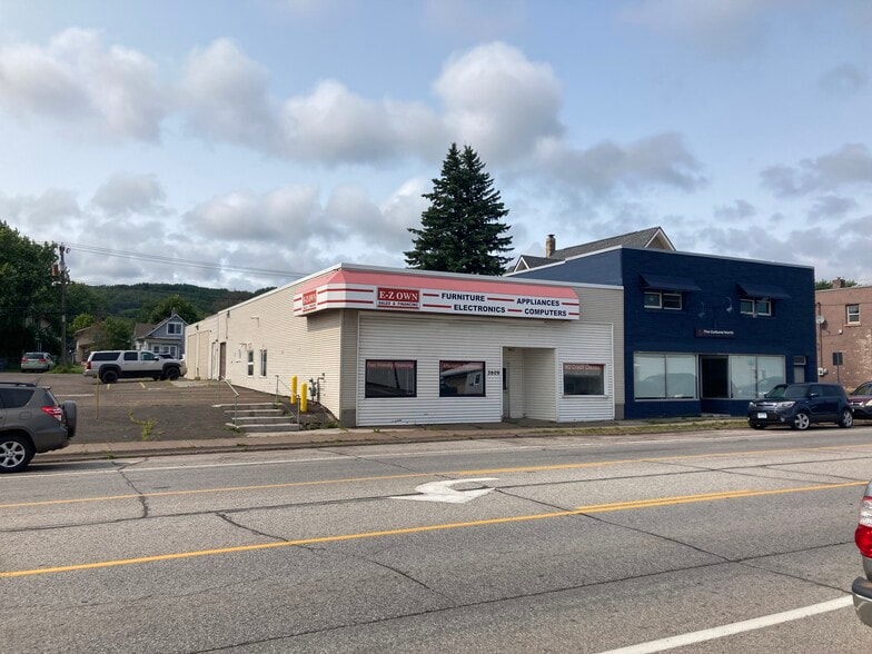 3909 Grand Ave, Duluth, MN for lease - Building Photo - Image 2 of 9