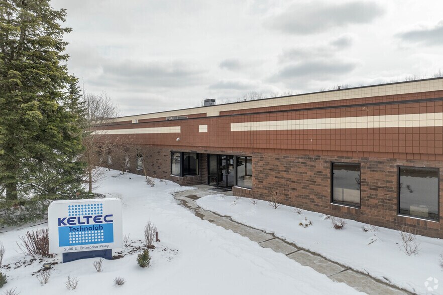 2300 E Enterprise Pky, Twinsburg, OH à vendre - Photo du bâtiment - Image 2 de 4