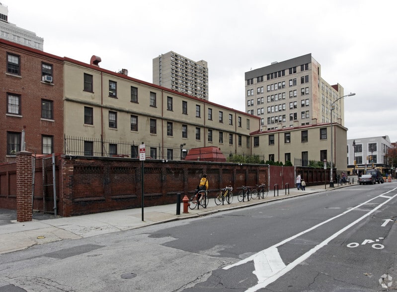 320 S Broad St, Philadelphia, PA for lease - Building Photo - Image 3 of 5
