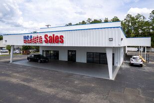 Auto Dealership & Repair - Parc de stationnement couvert