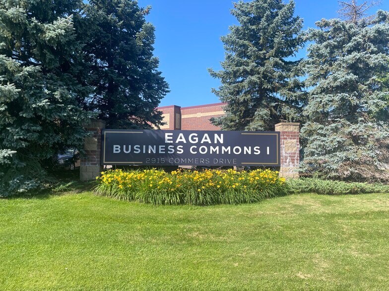 2915 Commers Dr, Eagan, MN à louer - Photo du bâtiment - Image 1 de 1