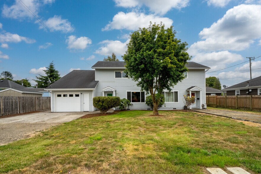 1009-1011 Grove Ave, Tillamook, OR à vendre - Photo du bâtiment - Image 2 de 41