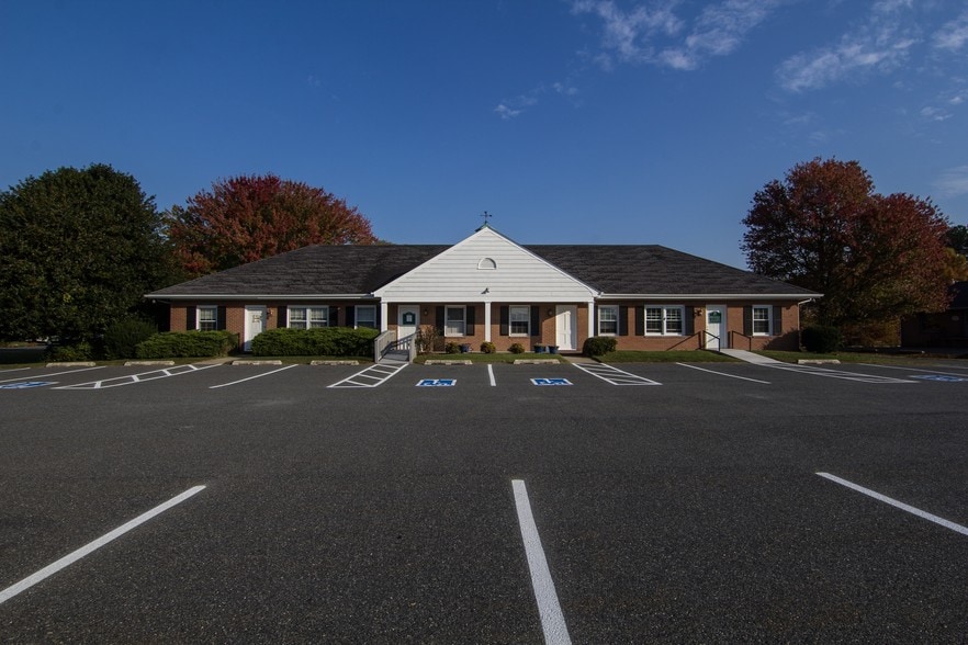 609 Dutchmans Ln, Easton, MD for sale - Primary Photo - Image 1 of 12