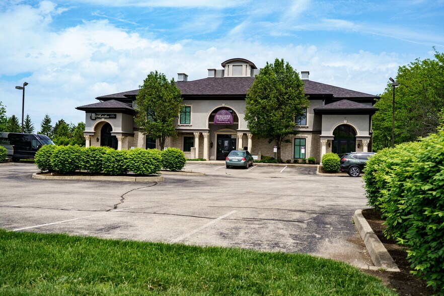 2496 Commons Blvd, Dayton, OH à vendre - Photo du bâtiment - Image 2 de 14