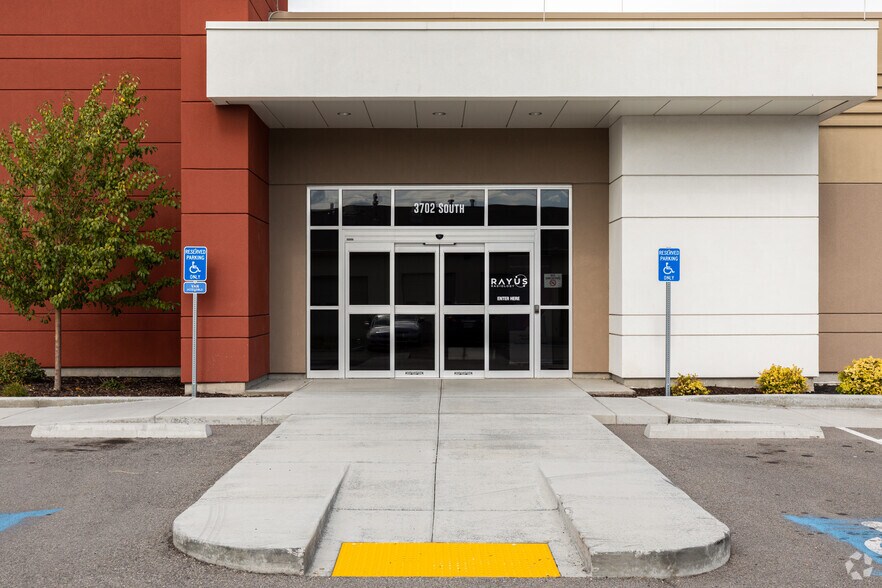 3702 S State St, South Salt Lake, UT à louer - Photo du bâtiment - Image 2 de 4