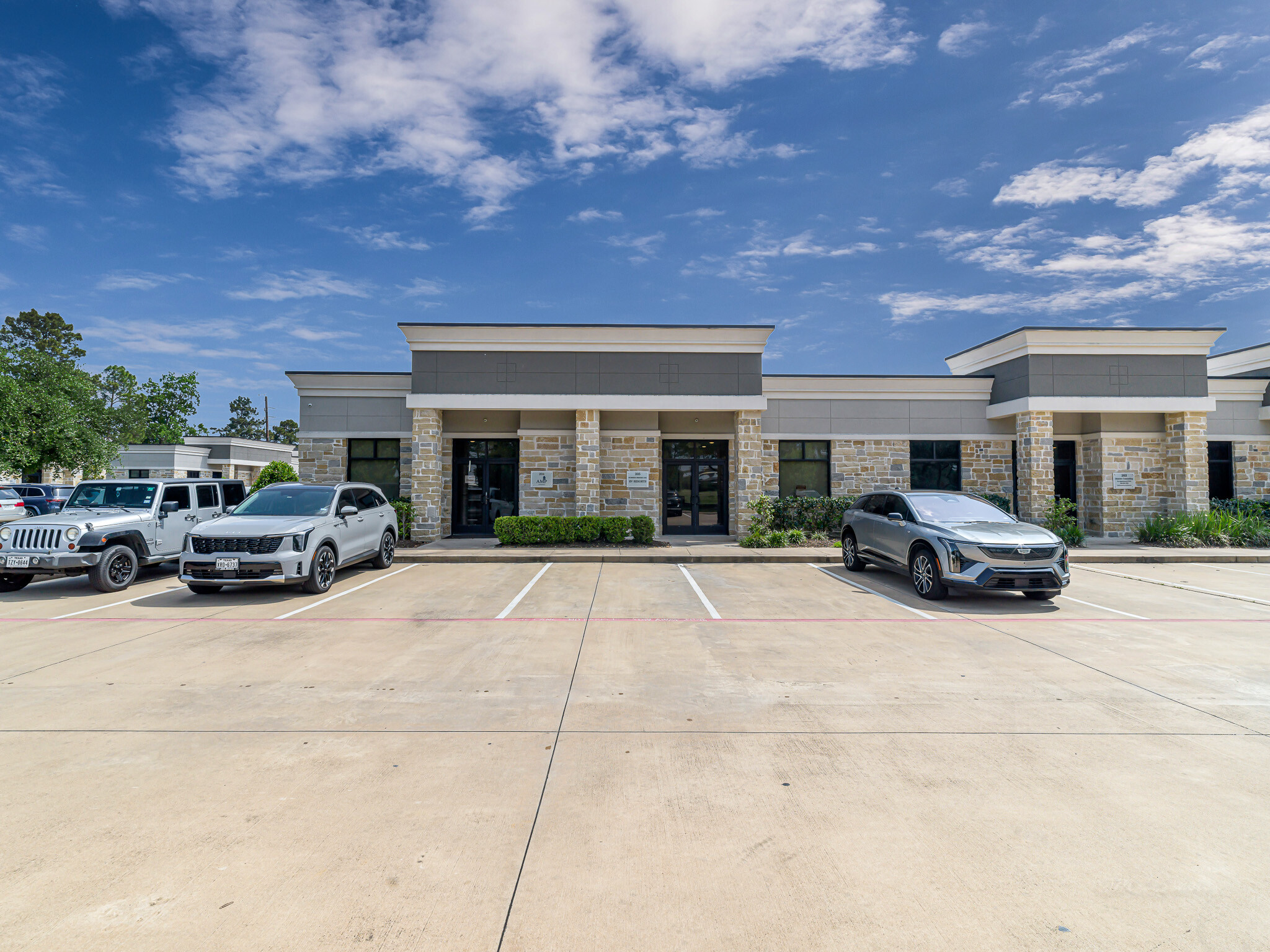 633 E Fernhurst Dr, Katy, TX for sale Primary Photo- Image 1 of 50