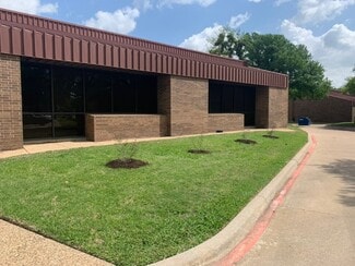 Plus de détails pour 817 Greenview Dr, Grand Prairie, TX - Local d'activités à louer