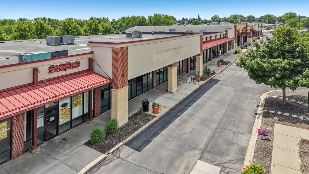 2815-2929 S Chicago Ave, South Milwaukee, WI for lease - Building Photo - Image 1 of 12