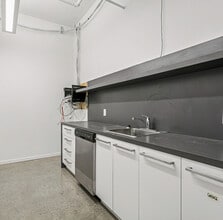 150 Bloor St W, Toronto, ON à louer Photo intérieure- Image 2 de 12