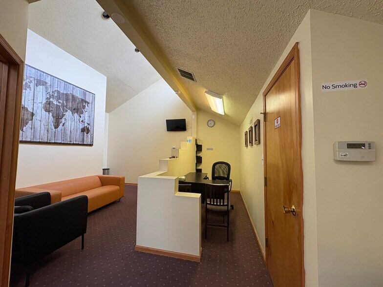 88 Brunswick Woods Dr, East Brunswick, NJ for lease - Building Photo - Image 2 of 5