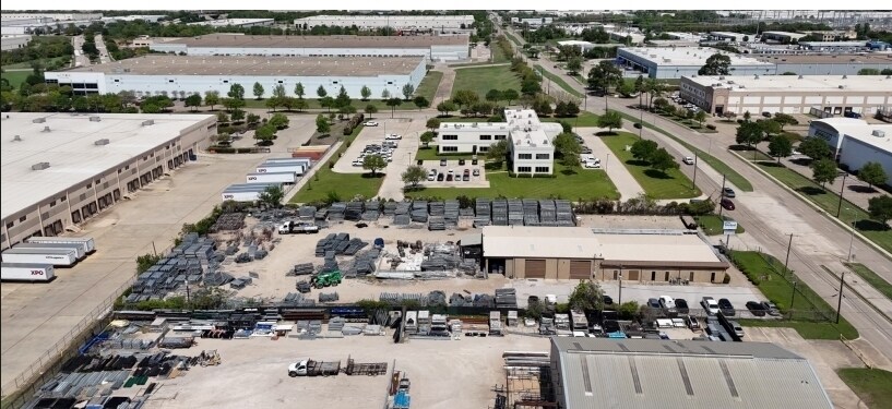 3324 Roy Orr Blvd, Grand Prairie, TX à louer Photo du bâtiment- Image 1 de 4