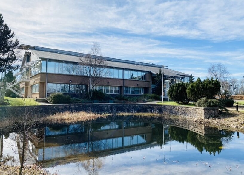 3 Dove Wynd, Bellshill for lease - Building Photo - Image 1 of 26