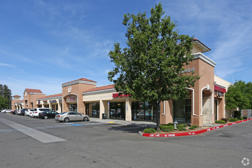 4454-4474 W Ashlan Ave, Fresno, CA for lease - Primary Photo - Image 2 of 3