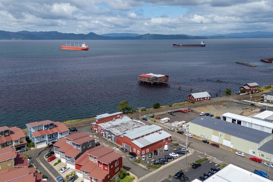 441-433 30th St, Astoria, OR à louer - Photo du bâtiment - Image 2 de 31