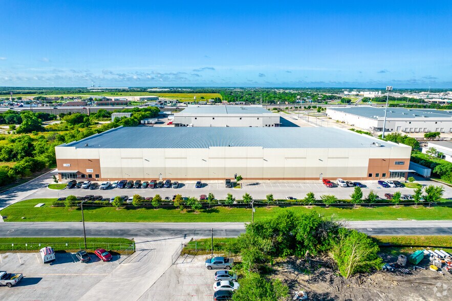 5410 Dietrich Rd, San Antonio, TX à louer - Photo du bâtiment - Image 3 de 5