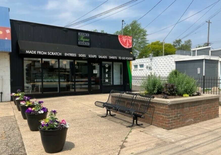 2409 Eastern Ave SE, Grand Rapids, MI à vendre Photo principale- Image 1 de 9