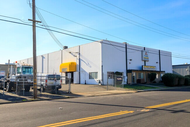 Plus de détails pour 2242 Hoover Ave, Modesto, CA - Industriel à louer