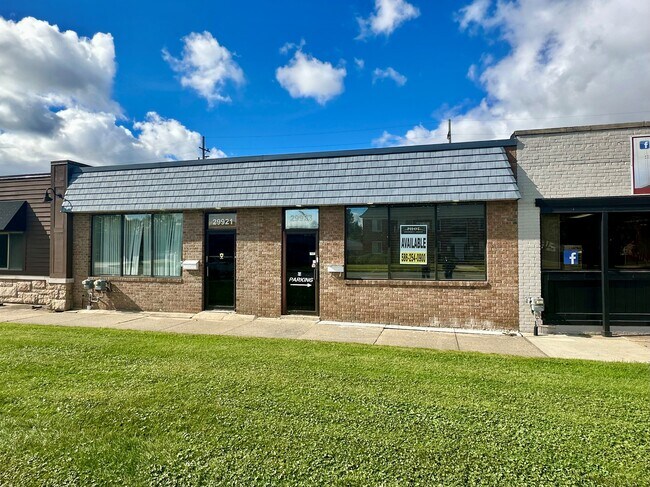 Plus de détails pour 29921-29923 Harper Ave, Saint Clair Shores, MI - Bureau à louer