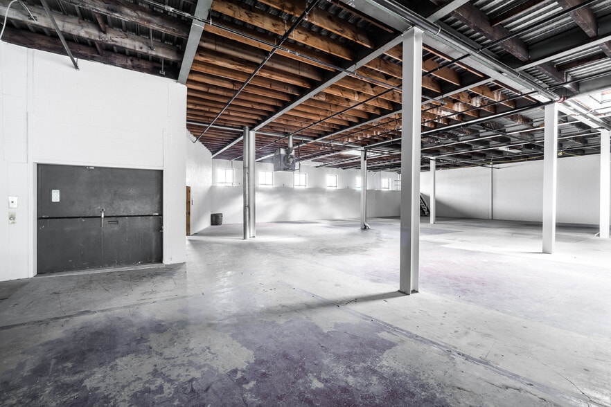 6595 Rue Saint-Urbain, Montréal, QC à vendre - Photo intérieure - Image 3 de 4