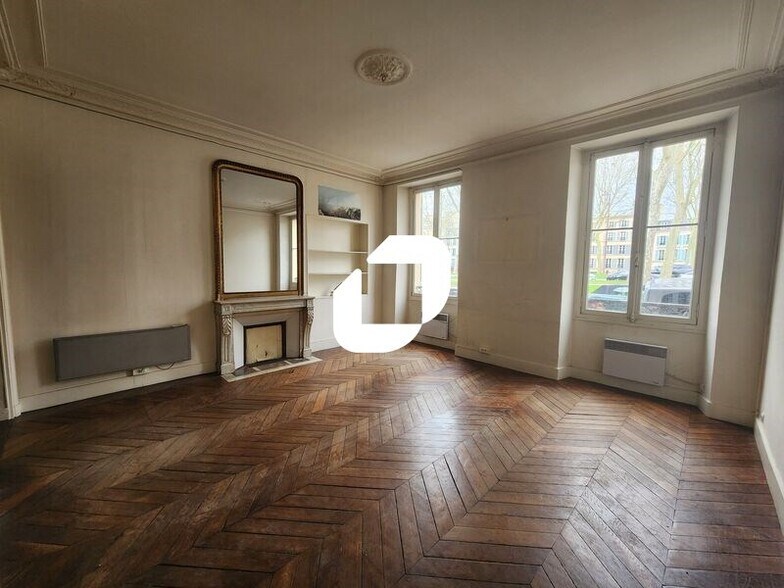 Bureau dans Versailles à vendre - Photo du bâtiment - Image 1 de 6