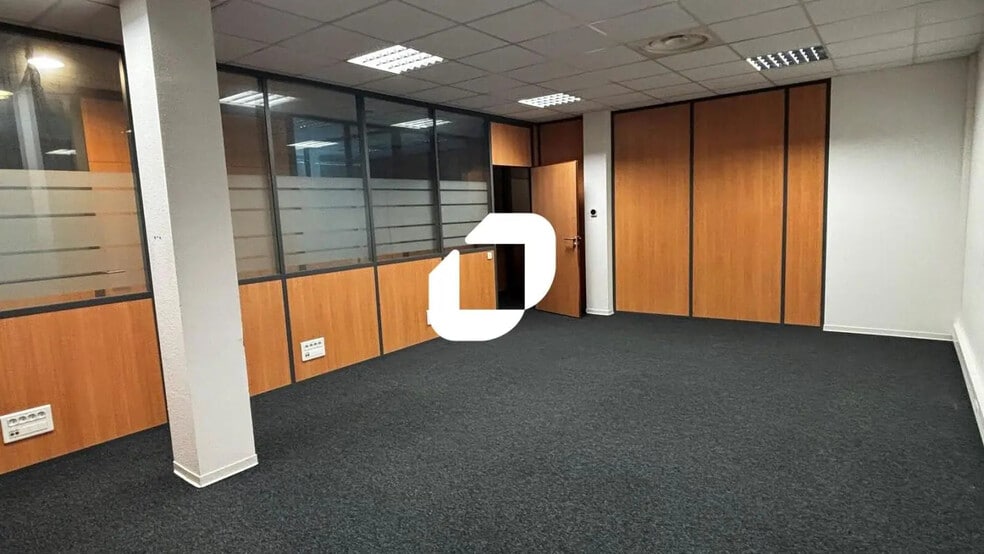 2 A Rue Des Hérons, Entzheim for lease - Interior Photo - Image 2 of 17