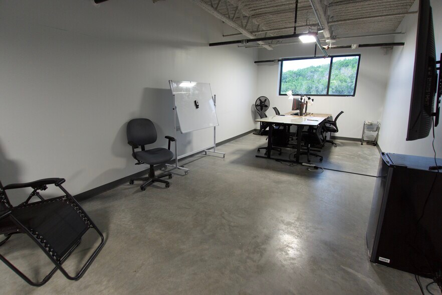 4229 N FM 620 Hwy, Austin, TX à louer - Photo du bâtiment - Image 3 de 11