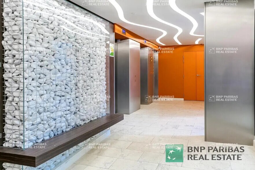 Office in Marseille for lease - Interior Photo - Image 3 of 4