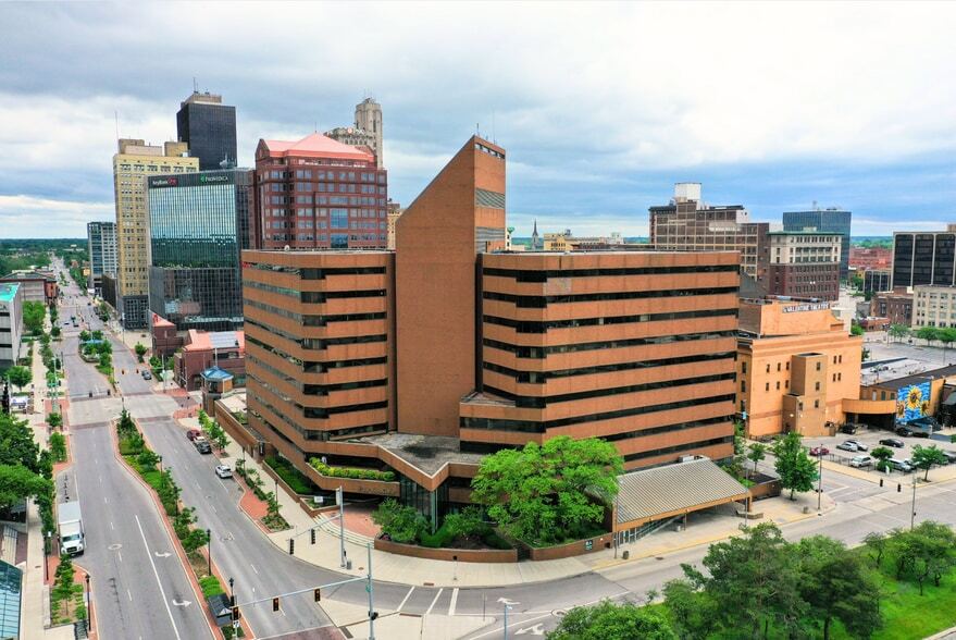 433 N Summit St, Toledo, OH for lease Building Photo- Image 1 of 7