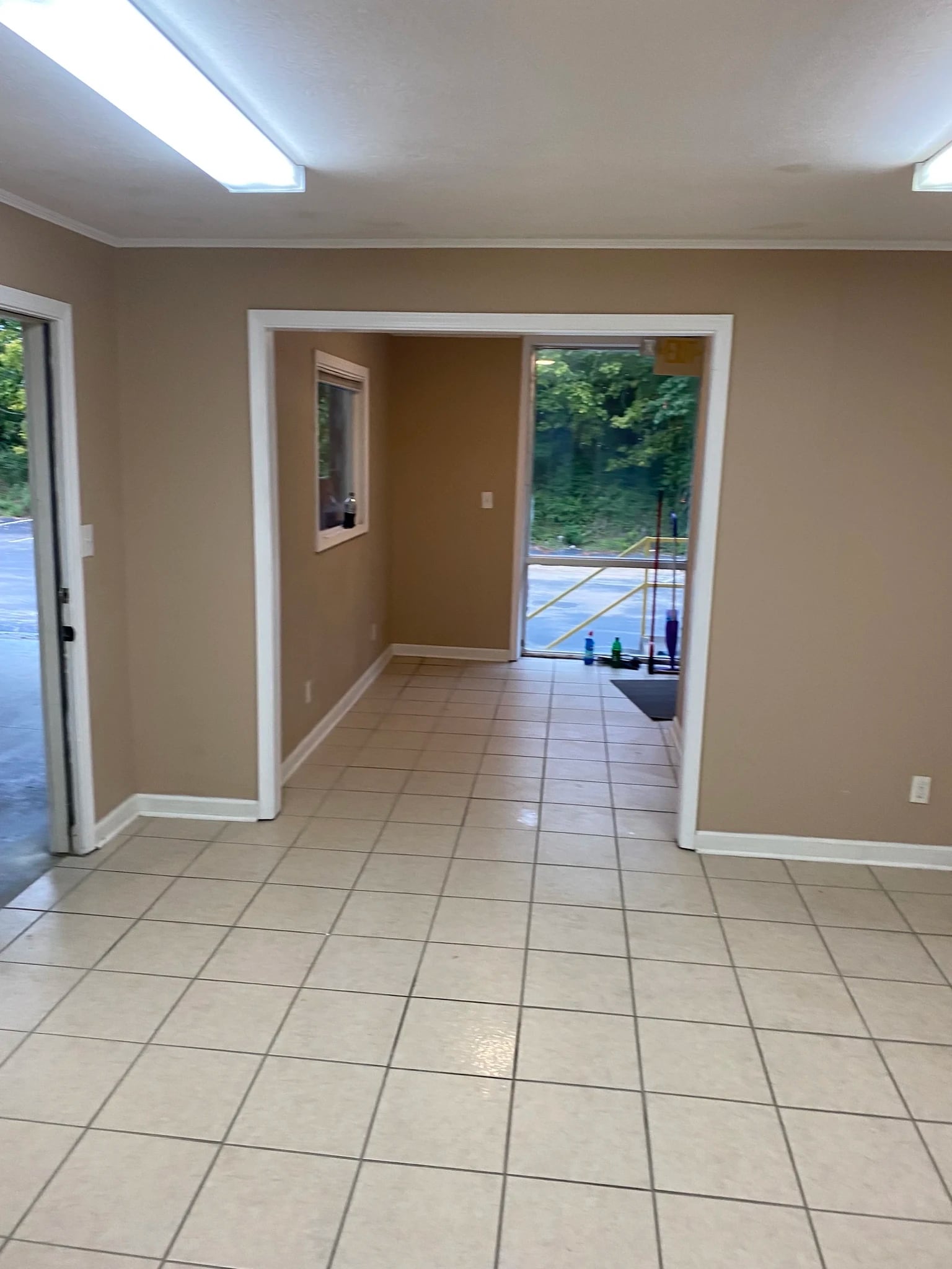 123-139 Ragland Rd, Jackson, TN for lease Interior Photo- Image 1 of 9