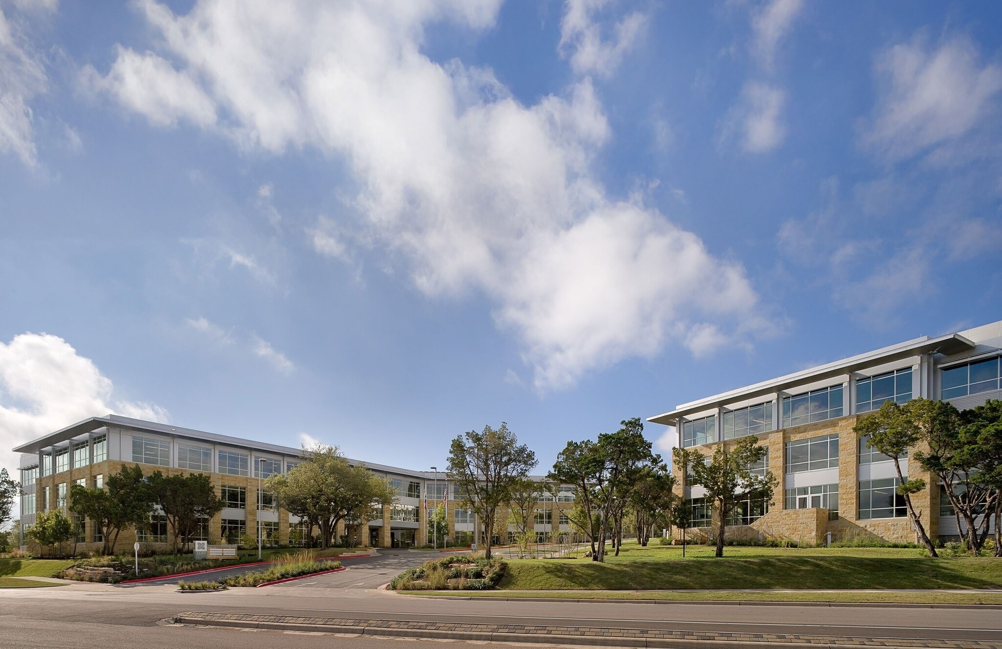 Four Points I & II portfolio of 2 properties for sale on LoopNet.ca Building Photo- Image 1 of 6