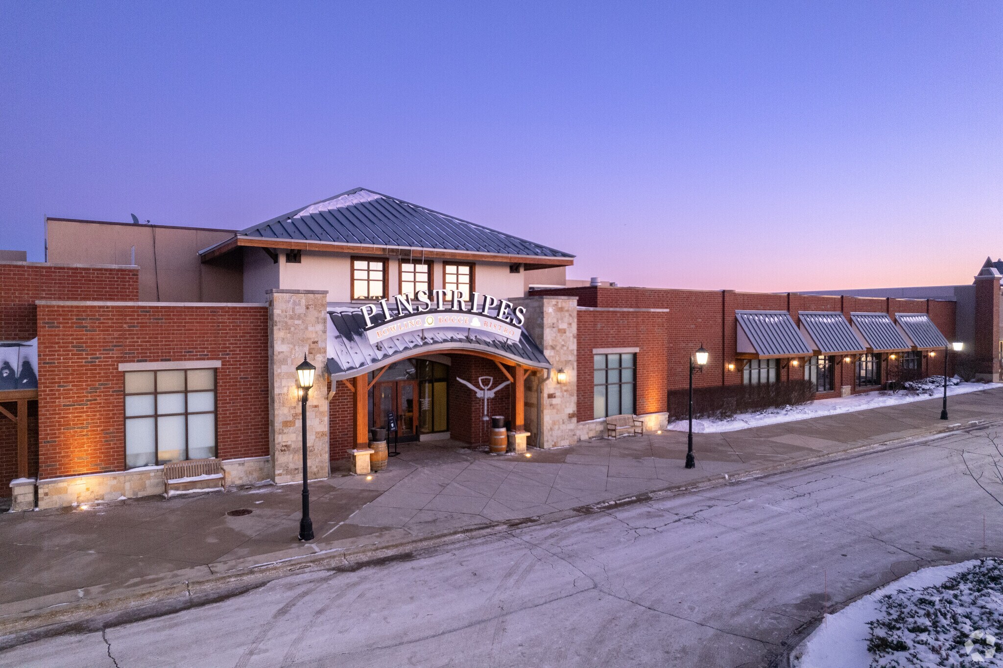 100 W Higgins Rd, South Barrington, IL for lease Building Photo- Image 1 of 62