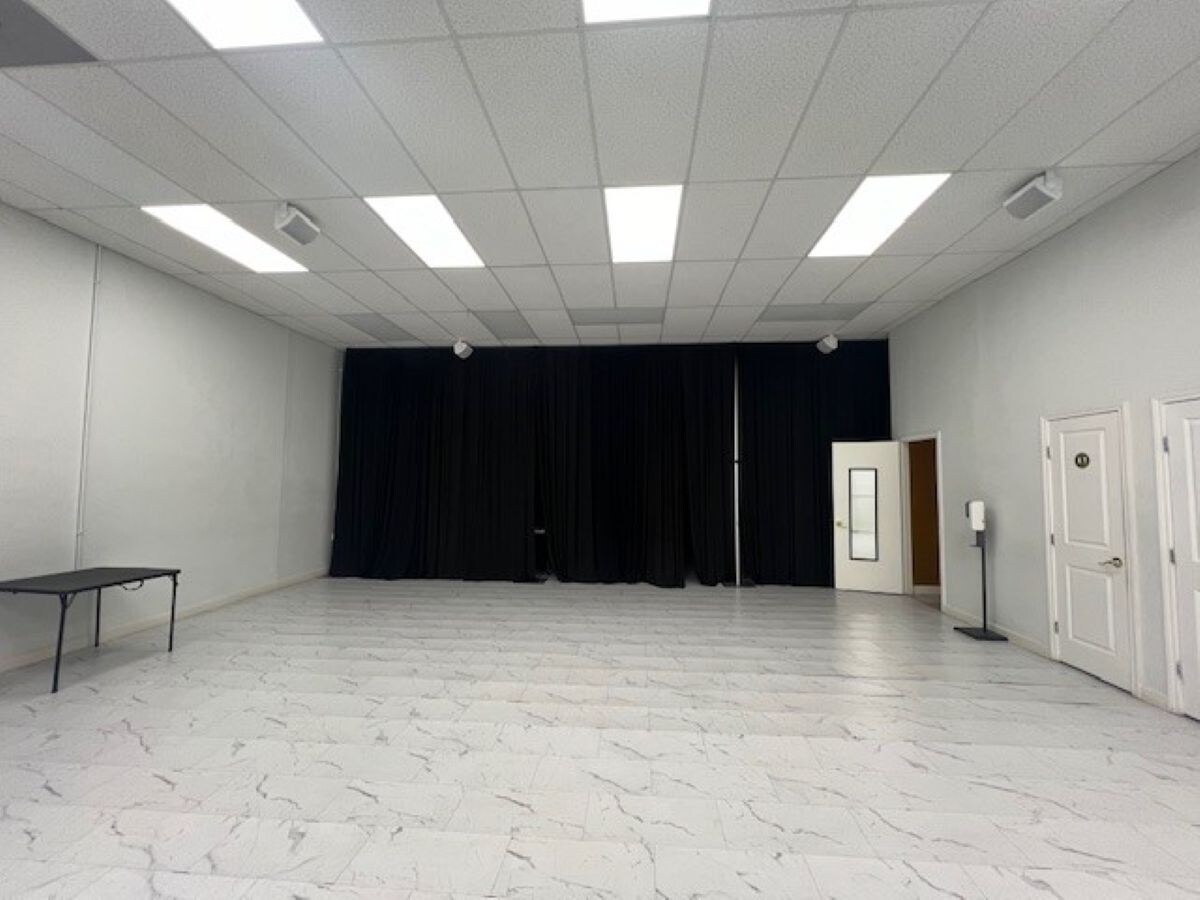 11233 Crown Park Dr, Houston, TX for lease Interior Photo- Image 1 of 4