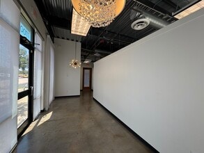 7700 W Highway 71, Austin, TX for lease Interior Photo- Image 2 of 7
