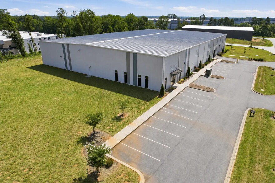 185 Exchange Logistics Park Dr, Piedmont, SC à louer - Photo du bâtiment - Image 2 de 16