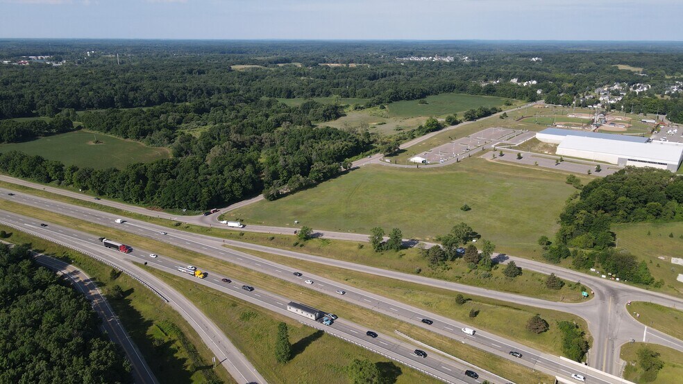 Whitmore Lake Portfollio portefeuille de 3 propriétés à vendre sur LoopNet.ca - Photo du bâtiment - Image 3 de 7