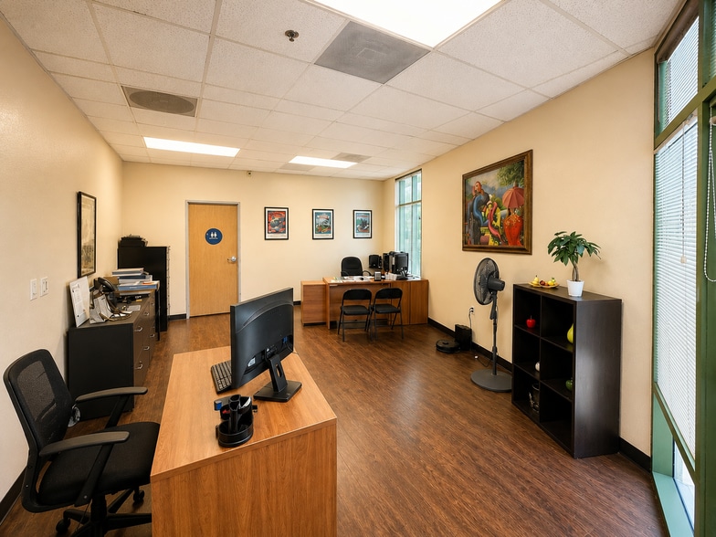 8580 Avenida De La Fuente, San Diego, CA for sale - Building Photo - Image 2 of 9
