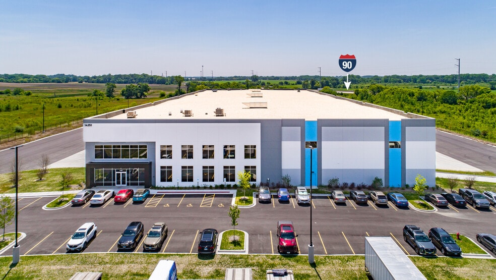 14351 Weber Dr, Huntley, IL for lease - Building Photo - Image 2 of 3