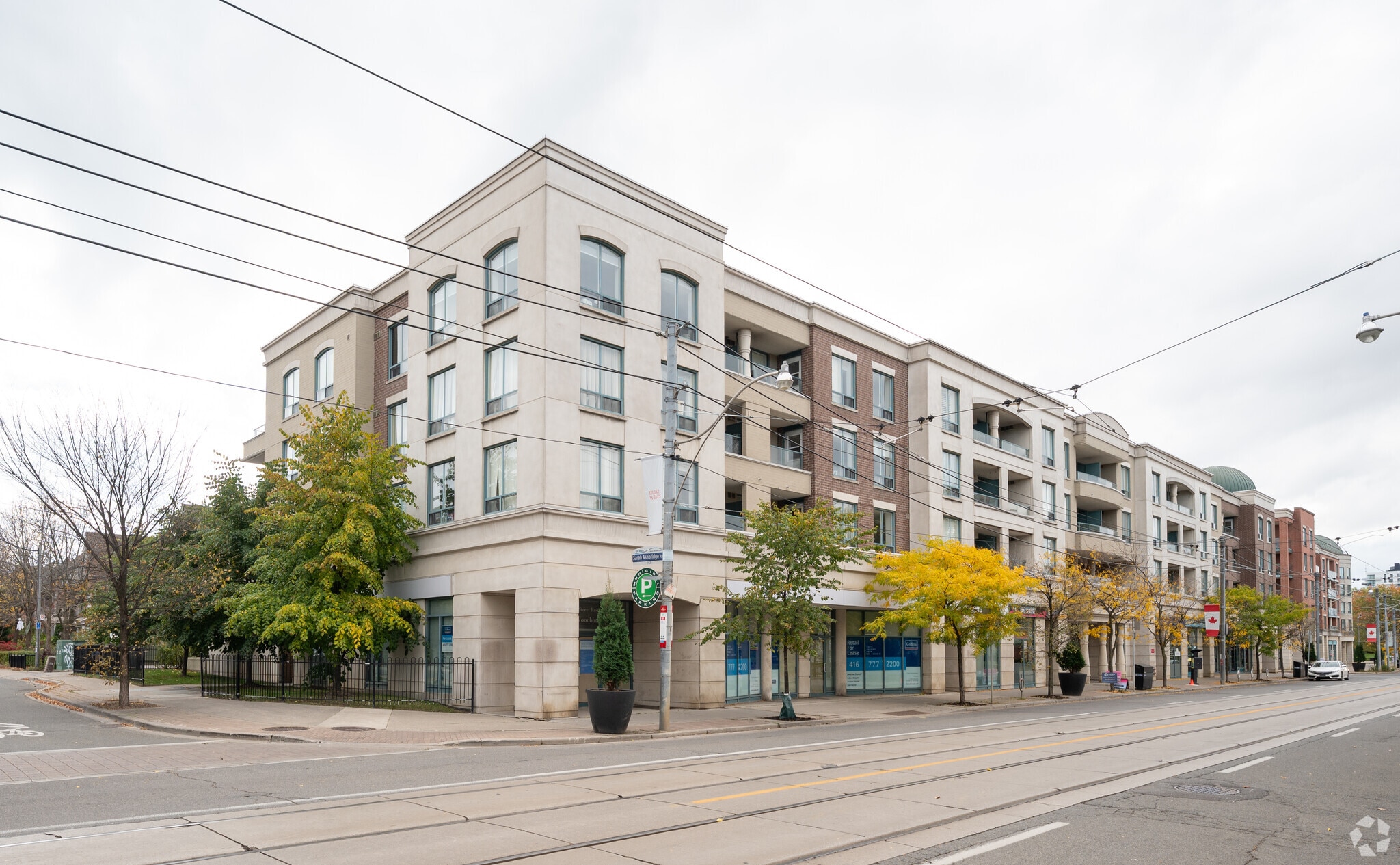 1747-1775 Queen St E, Toronto, ON à louer Photo principale- Image 1 de 3