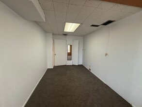 132 E Broadway, Eugene, OR à louer Photo intérieure- Image 2 de 2