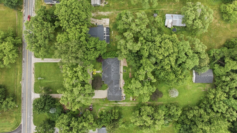 6005 N Fir Rd, Granger, IN for sale - Building Photo - Image 2 of 19