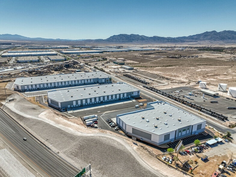 5070 E El Campo Grande Ave, Las Vegas, NV à louer - Photo du bâtiment - Image 3 de 7