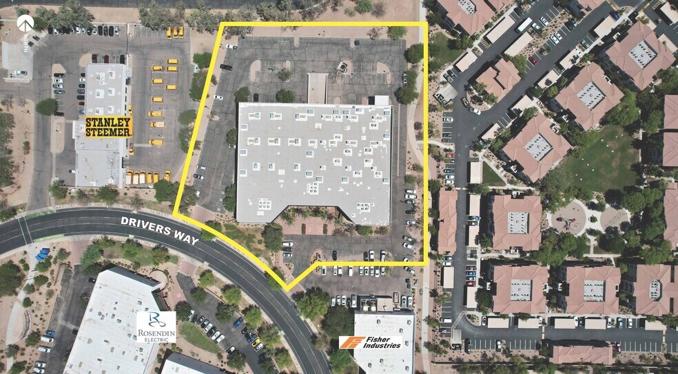 1310 W Drivers Way, Tempe, AZ à louer - Photo du bâtiment - Image 2 de 6