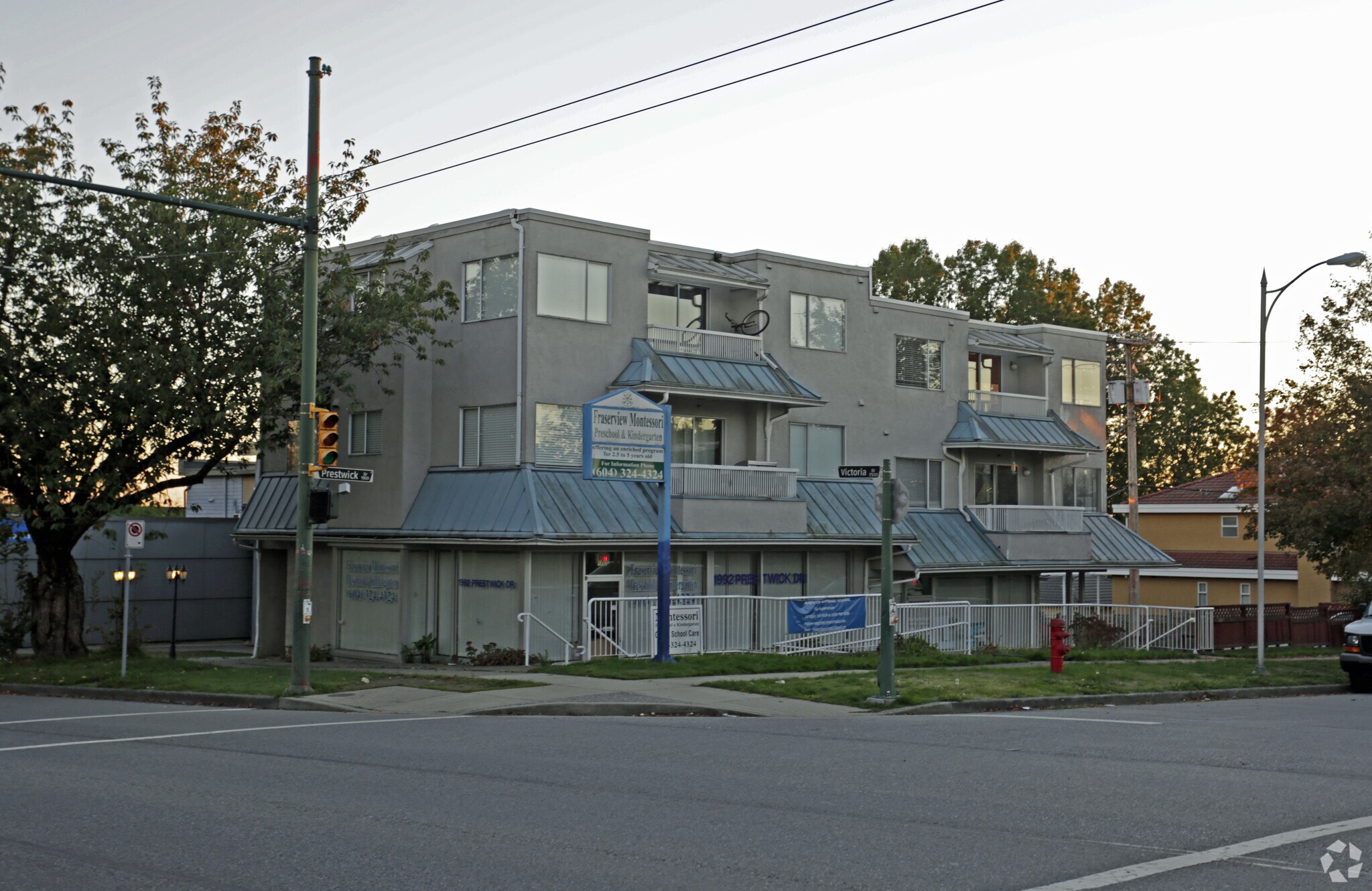1982-1992 Prestwick Dr, Vancouver, BC à vendre Photo du bâtiment- Image 1 de 9