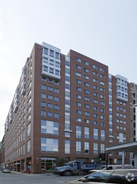 345 Rue de la Gauchetière O, Montréal, QC for sale - Primary Photo - Image 1 of 1